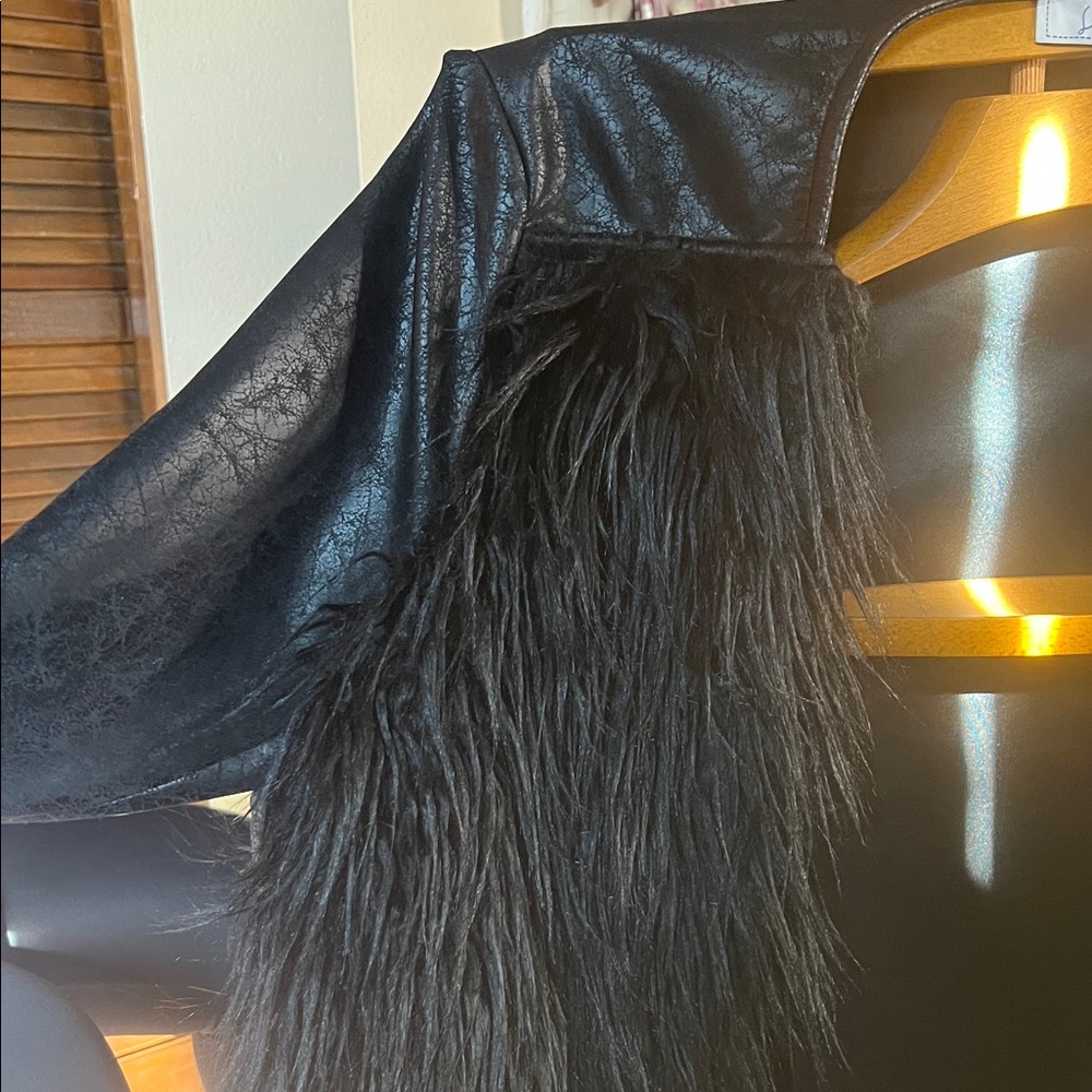 Libby Edelman Black Faux Fur Teddy Jacket - Picture 3 of 4